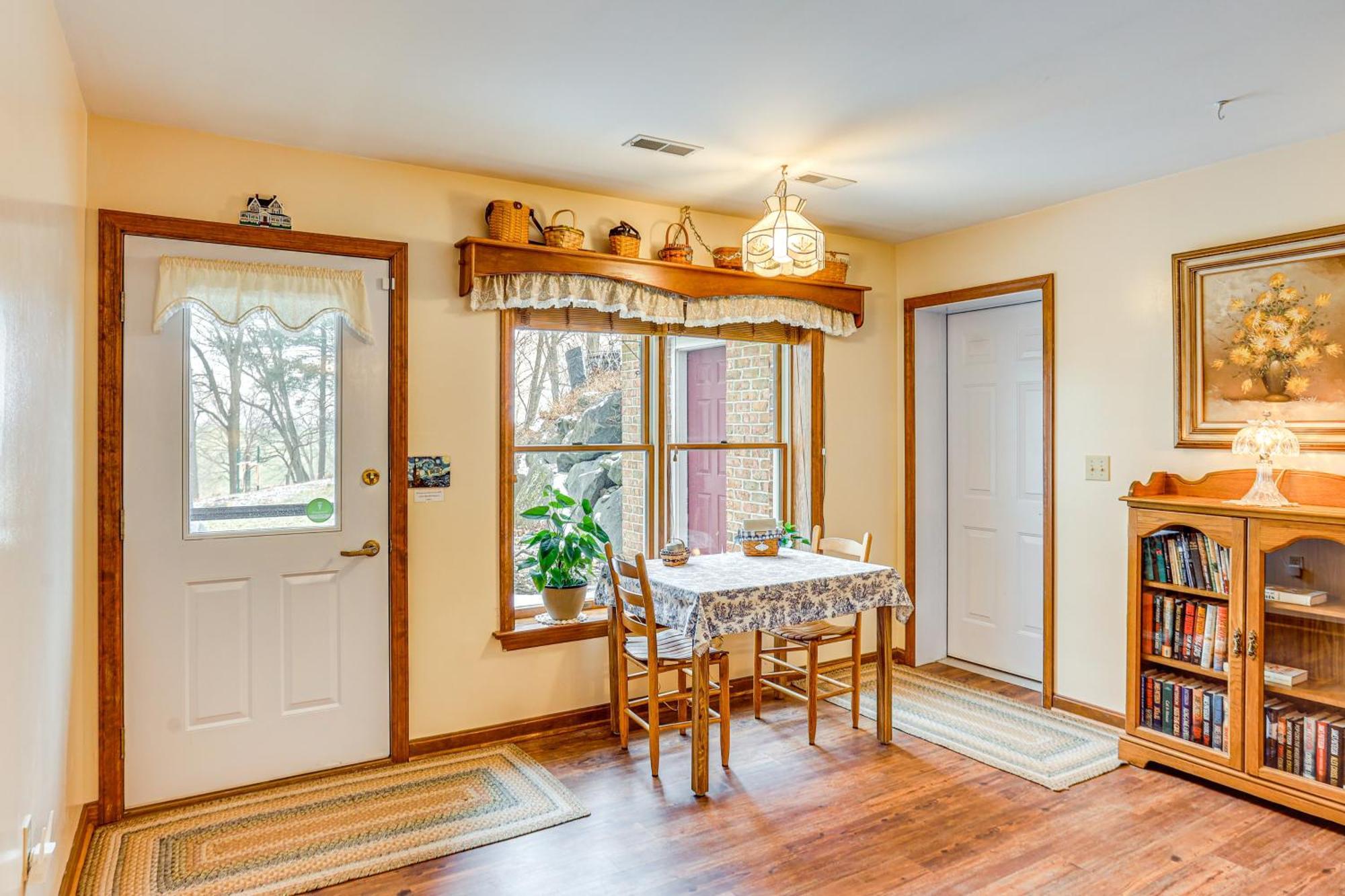 Charming Apartment With Yard And Beautiful Gardens! Manheim Exterior photo